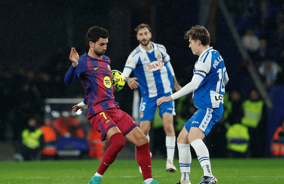 刚破进球荒就敢让他首发？弗里克手里只剩这两张牌，巴萨翻盘马竞全靠“问题锋线”了